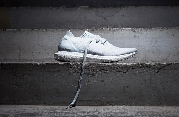 adidas ultra boost uncaged raw white & shock cyan