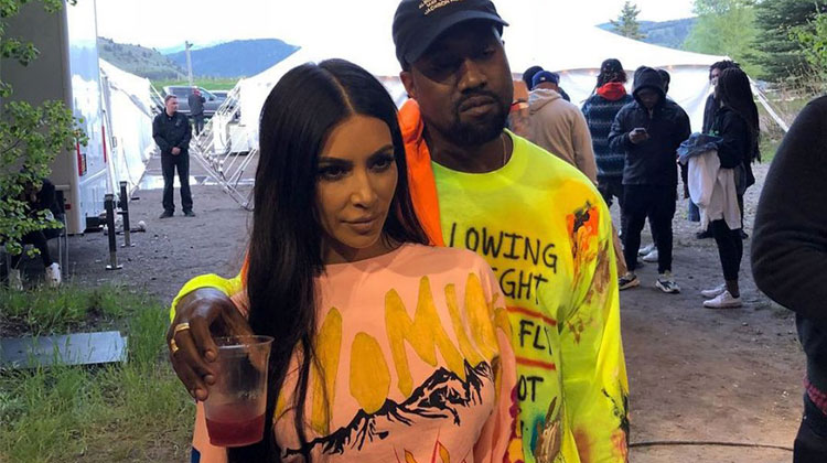 Kanye West y Kim Kardashian - YE Merch Wyoming
