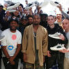 Kanye West junto a los sneakerheads fans de las Adidas Yeezy Boost